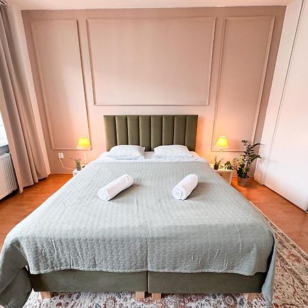 Gorgeous City Center Apartment In Bratislava With Free Parking Eksteriør bilde