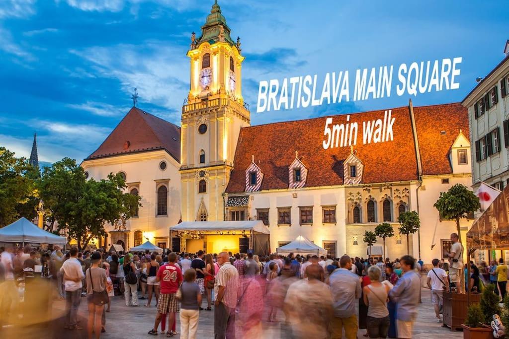 Gorgeous City Center Apartment In Bratislava With Free Parking Eksteriør bilde