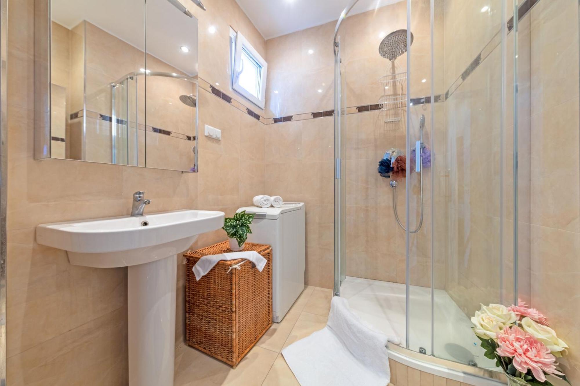 Gorgeous City Center Apartment In Bratislava With Free Parking Eksteriør bilde