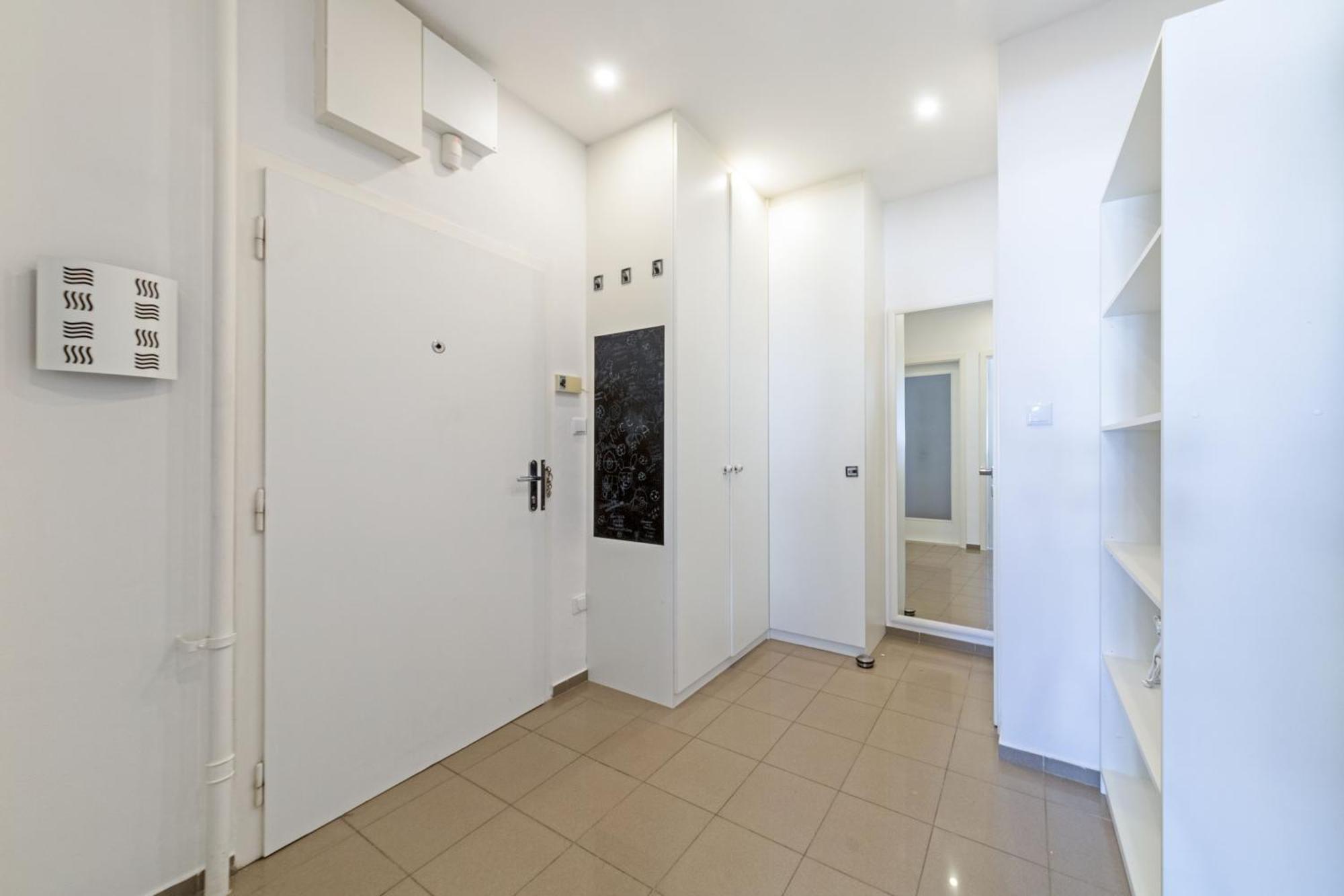 Gorgeous City Center Apartment In Bratislava With Free Parking Eksteriør bilde