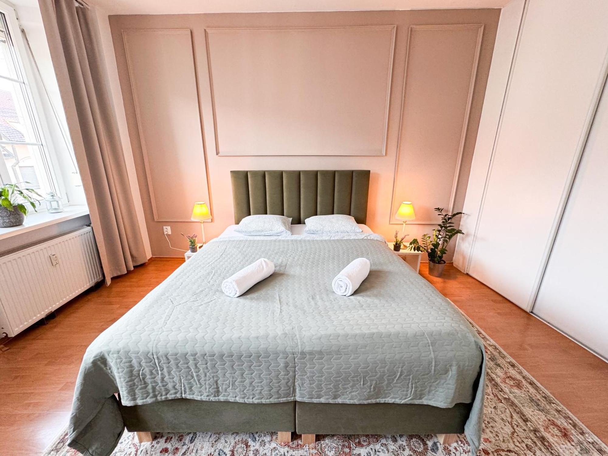 Gorgeous City Center Apartment In Bratislava With Free Parking Eksteriør bilde