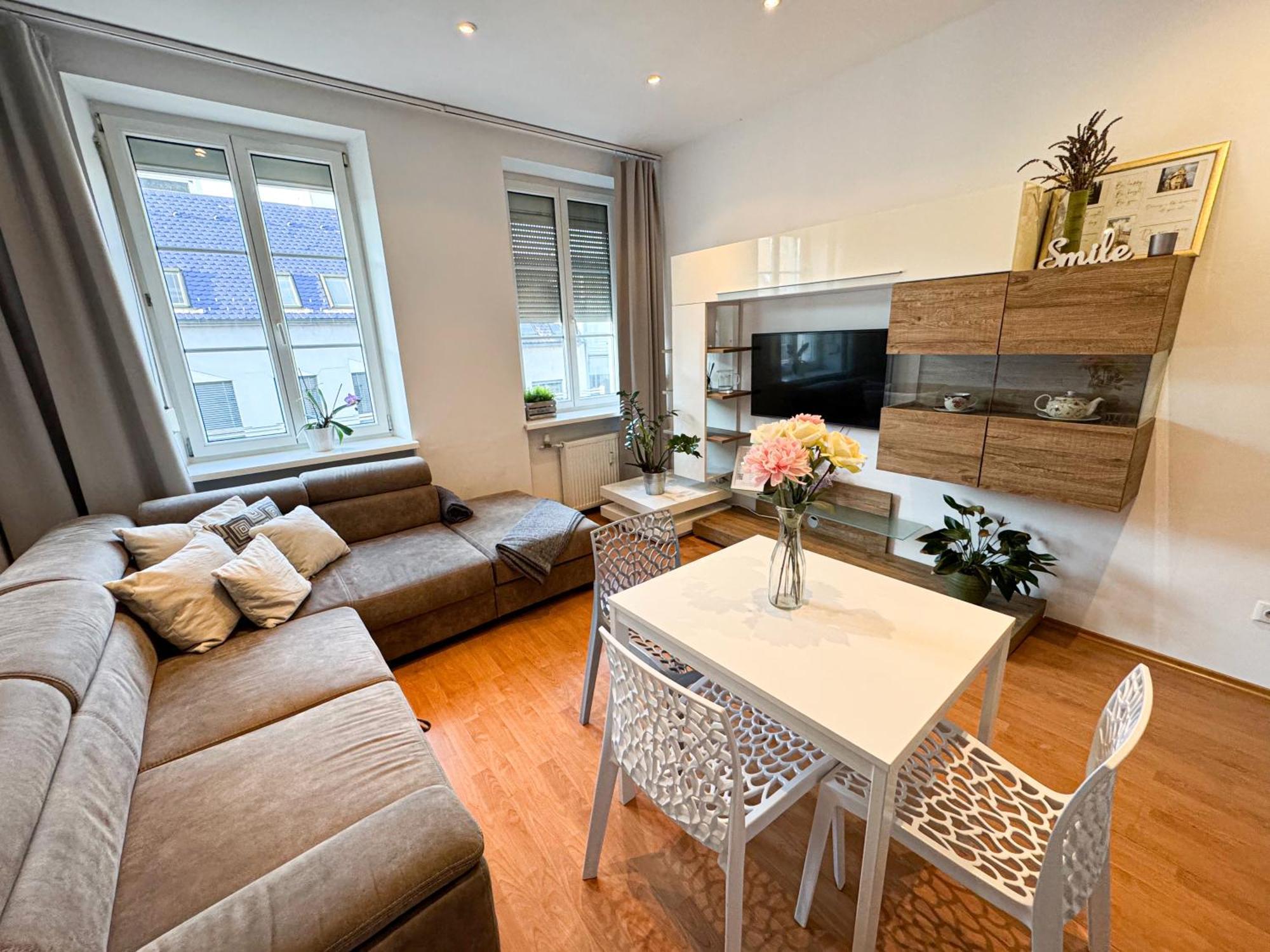 Gorgeous City Center Apartment In Bratislava With Free Parking Eksteriør bilde