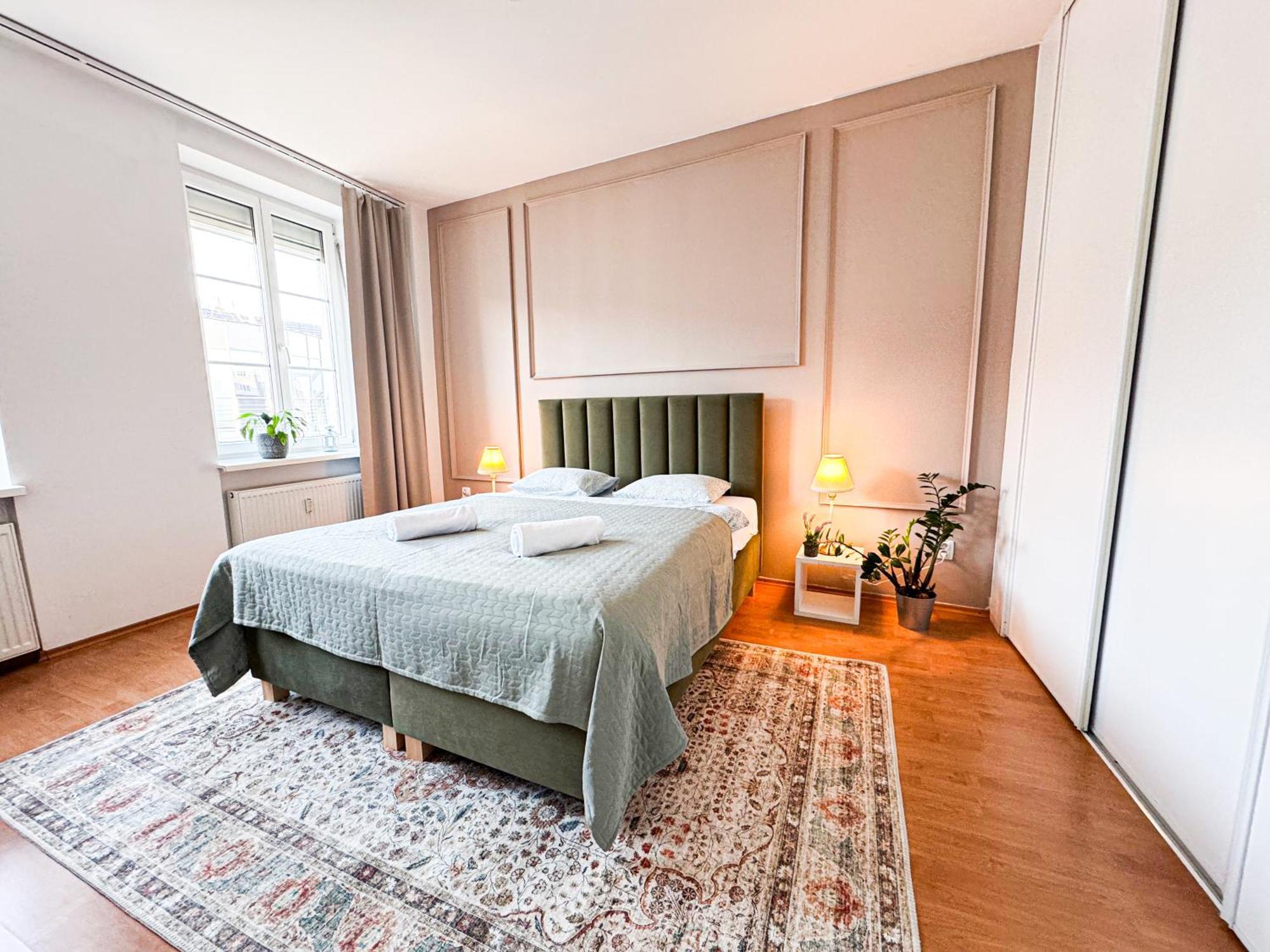 Gorgeous City Center Apartment In Bratislava With Free Parking Eksteriør bilde